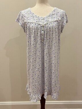 Eileen West Nightgown Medium White Blue Floral Cottage Ruffle Short Sleeve Soft
